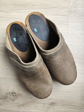 Lotta From Stockholm Tan Leather Clogs